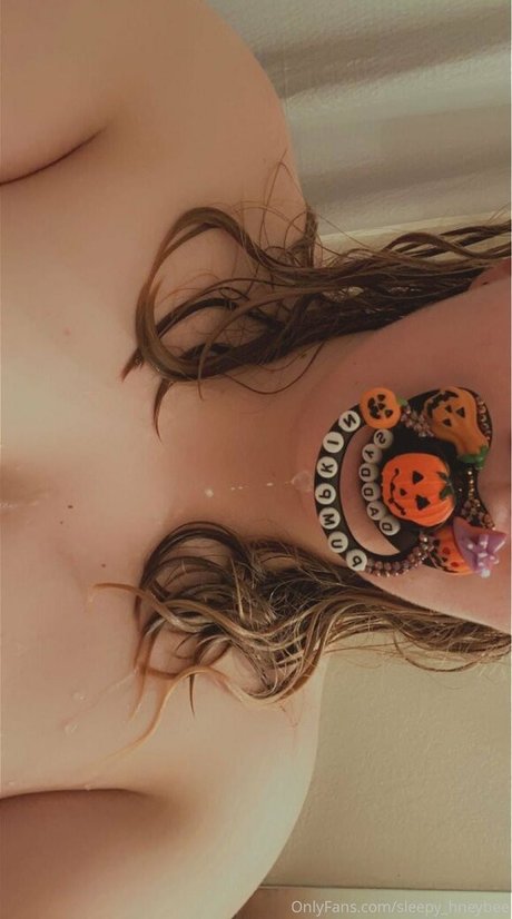 sleepy hneybee OnlyFans