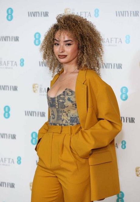 Ella Eyre OnlyFans Modelfoto