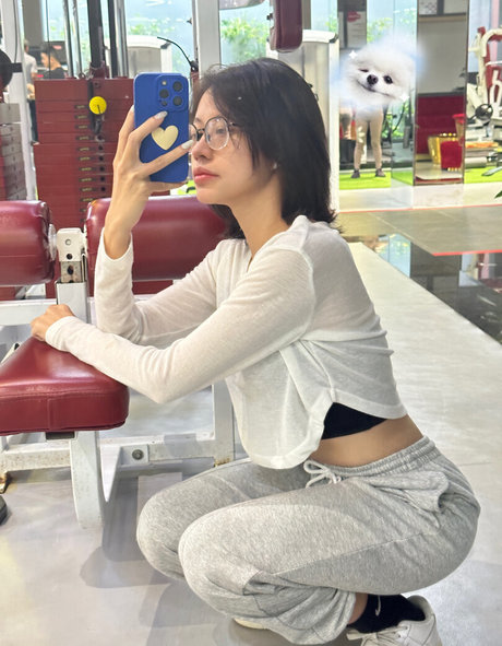 Pingping 2011 OnlyFans Model Bilder