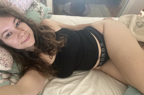 RoxyTall OnlyFans Strip