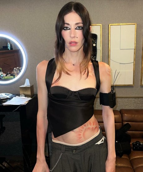 Caroline Polachek Neue geleakte OnlyFans-Inhalte