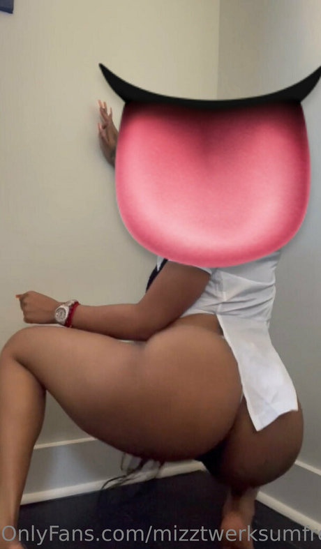 mizztwerksumfree OnlyFans Nacktbilder