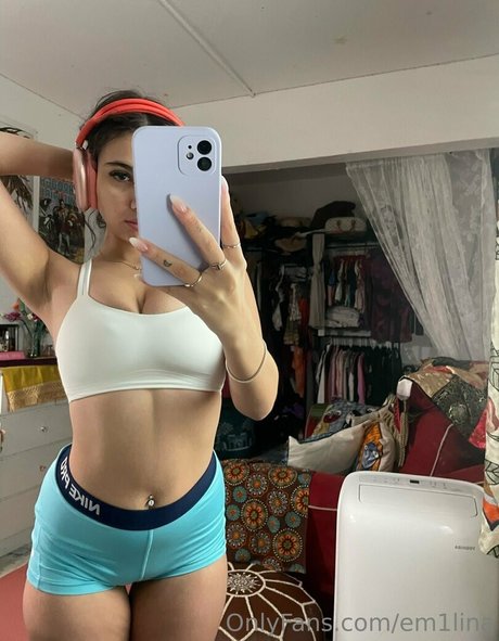 em1lina Nacktbilder OnlyFans Leaks