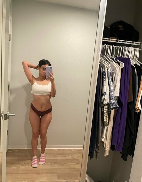 em1lina OnlyFans Nacktbilder geleakt