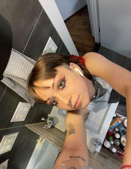 more00grey Oben ohne OnlyFans