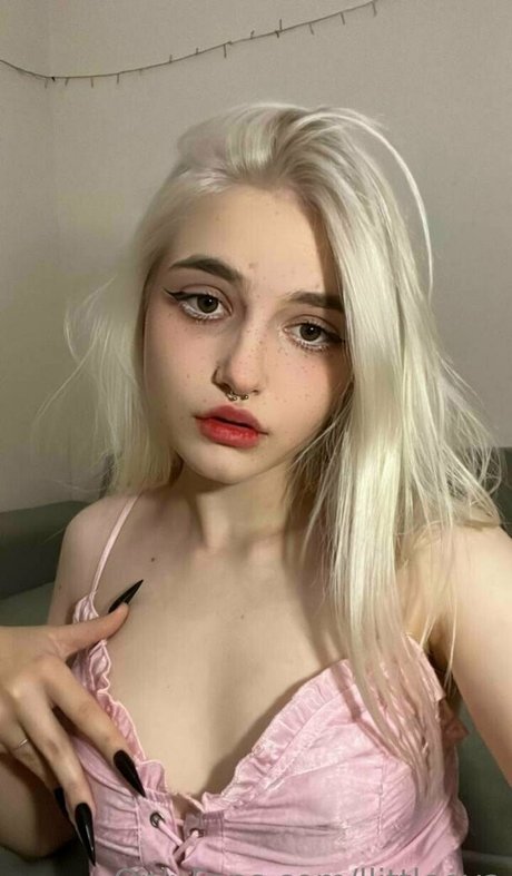 llittleeva OnlyFans Nacktbilder