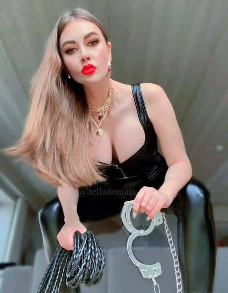 helladomina Nacktbilder OnlyFans Geleakt