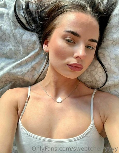sweetcherryyyy OnlyFans Strip
