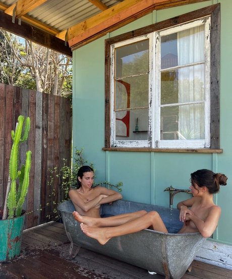 Herbert Twins OnlyFans nackte Brüste