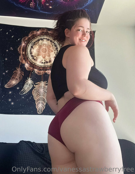 vanessastrawberryfree OnlyFans Sex
