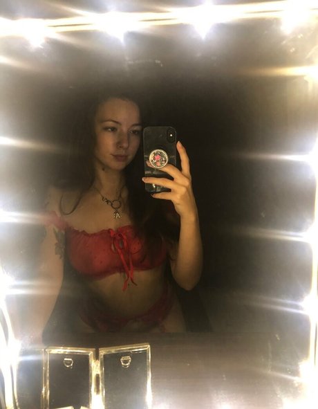 poisonxgirl OnlyFans-Model