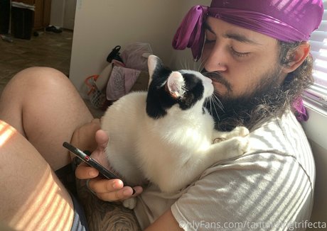 tantalizingtrifecta Model OnlyFans Foto