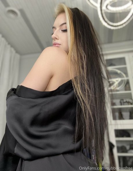 cubbixoxofree OnlyFans nackte Brüste