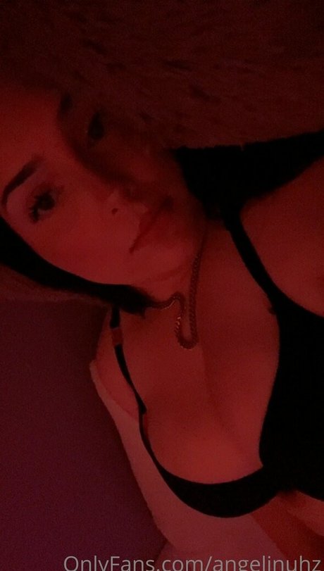Angelinuhz OnlyFans Bilder