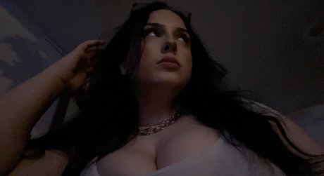 Angelinuhz OnlyFans schlank