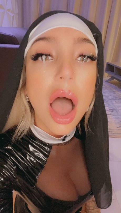 Elypeachie OnlyFans Pornografie