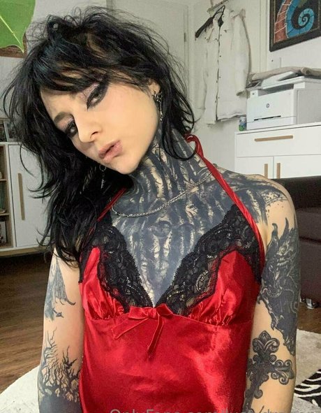 Draken lady Nackt auf OnlyFans