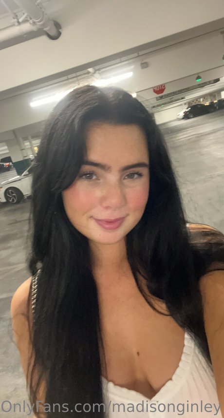 Madison Ginley Nacktpornos von OnlyFans geleakt