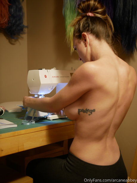 Arcane Abbey Nacktbilder von OnlyFans geleakt