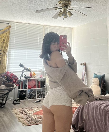 thisbicthdied OnlyFans nackte Brüste