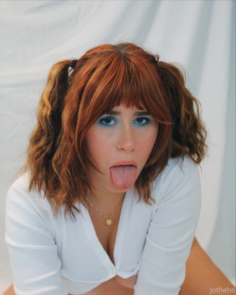 mellarius OnlyFans-Bilder