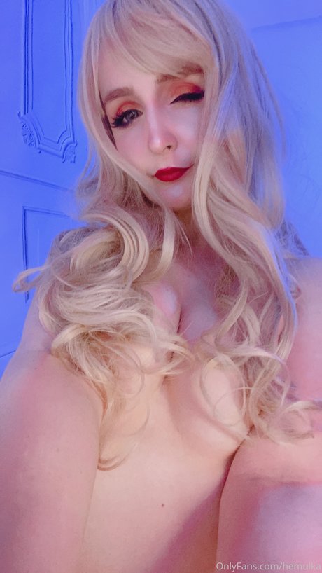 blonde tattoos nur fans sexy nackt Shot