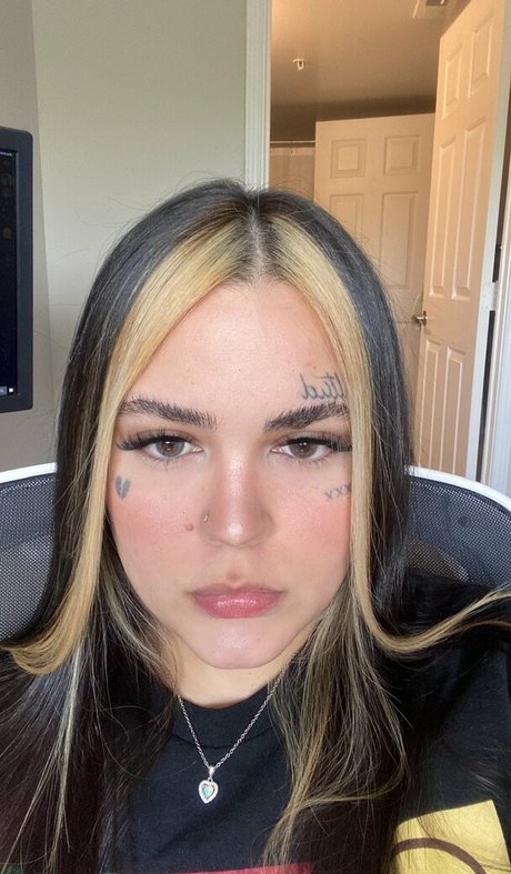 Emphyz Nackt OnlyFans