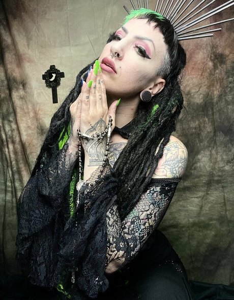 elfspitfree OnlyFans NSFW