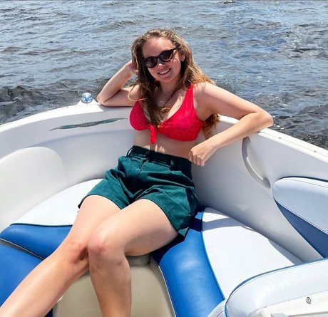 ASMR Darling Neues OnlyFans