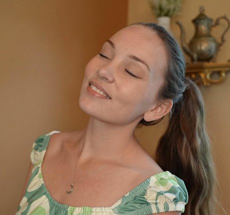 ASMR Darling Leaked OnlyFans Bilder