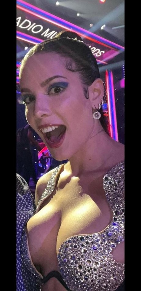 Halsey OnlyFans Leaks