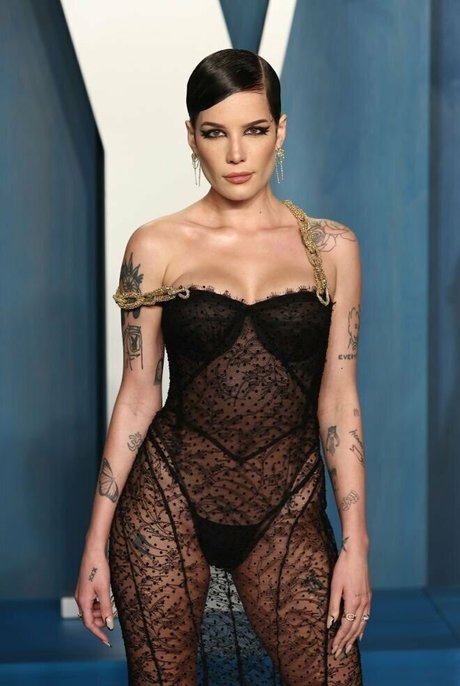 Halsey Nacktbilder auf OnlyFans