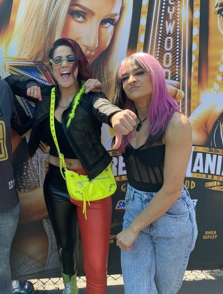 Bayley Nacktbilder von OnlyFans