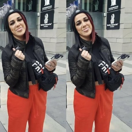 Bayley Nacktbilder von OnlyFans