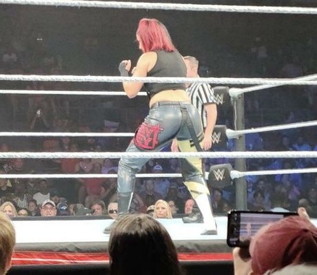 Bayley Neue OnlyFans Leaks