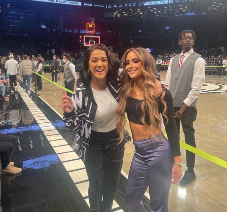 Bayley Leaks von Nacktbildern auf OnlyFans