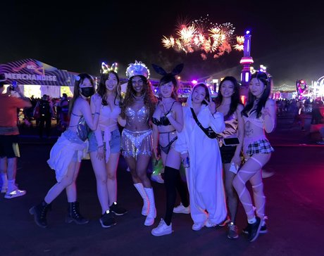 spritzende teen-onlyfans sexy nackt Medien