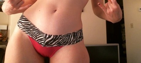 Ikuy Nacktpornos auf OnlyFans