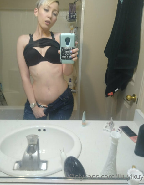 Ikuy OnlyFans Nacktbilder