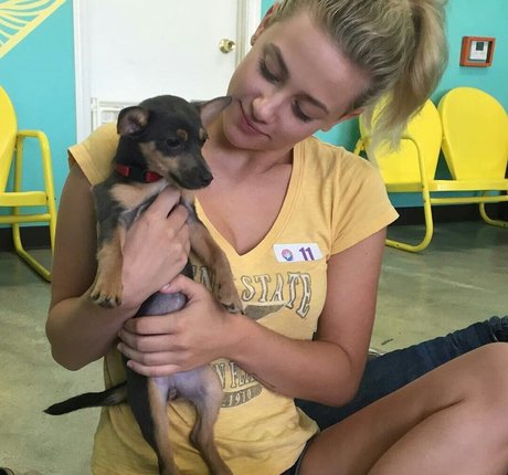 Lili Reinhart Nacktpornos von OnlyFans geleakt