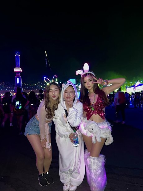 Starsmitten Nacktpornos von OnlyFans geleakt