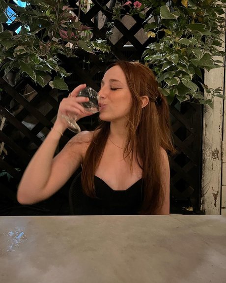 Ellie Schnitt Sexy OnlyFans