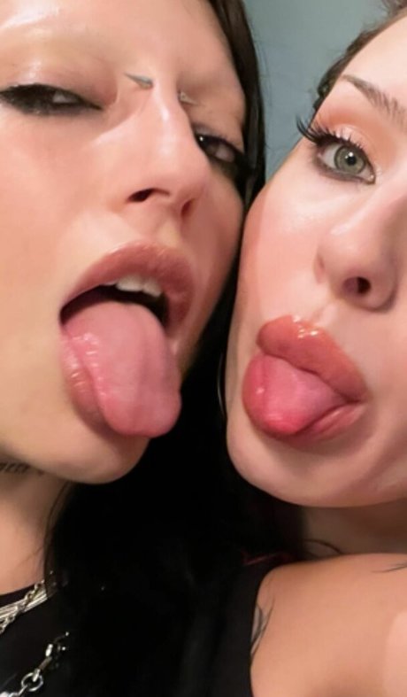 DeathbyRomy OnlyFans Model Fotos