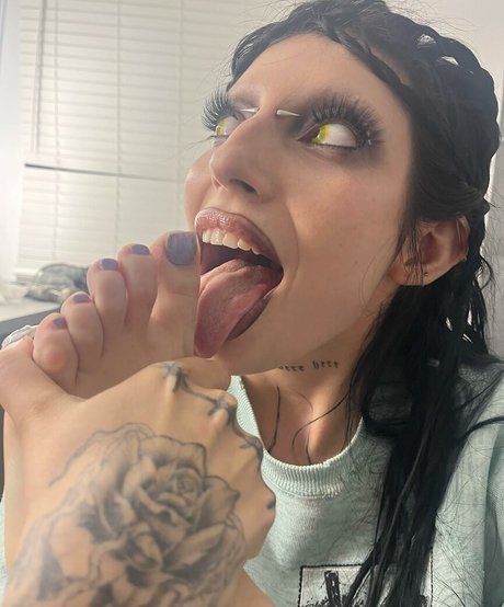 DeathbyRomy Brüste OnlyFans