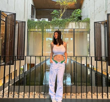 bikini-model onlyfans HD Hinter-den-Kulissen