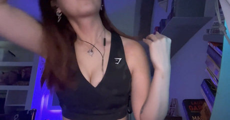 Angelic Lofi ASMR OnlyFans Model Fotos