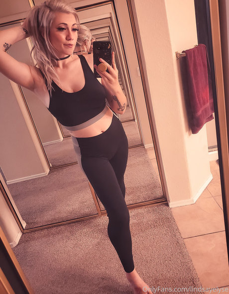 Lindsay Elyse Strip OnlyFans