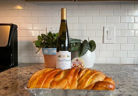 allyfromthesouth OnlyFans nackte Brüste