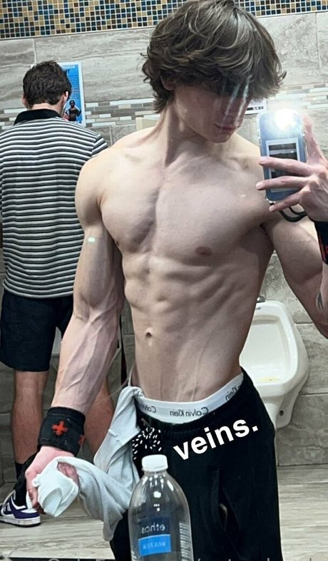 nate shreds OnlyFans-Leaks