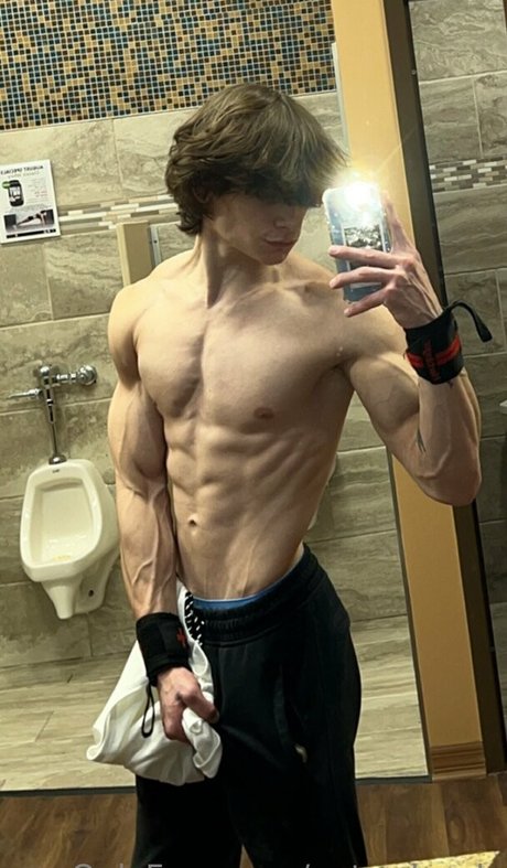 nate shreds OnlyFans-Model